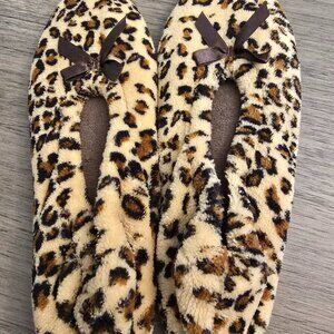 Secret Treasures Womens Slipper Shoes Leopard Print Fitted Bow Animal Size 5-6